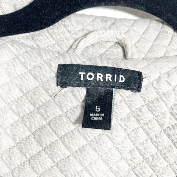 Torrid Light Gray Quilted Zip Front Moto Jacket Coat Women's Plus Size 5X - Picture 6 of 8